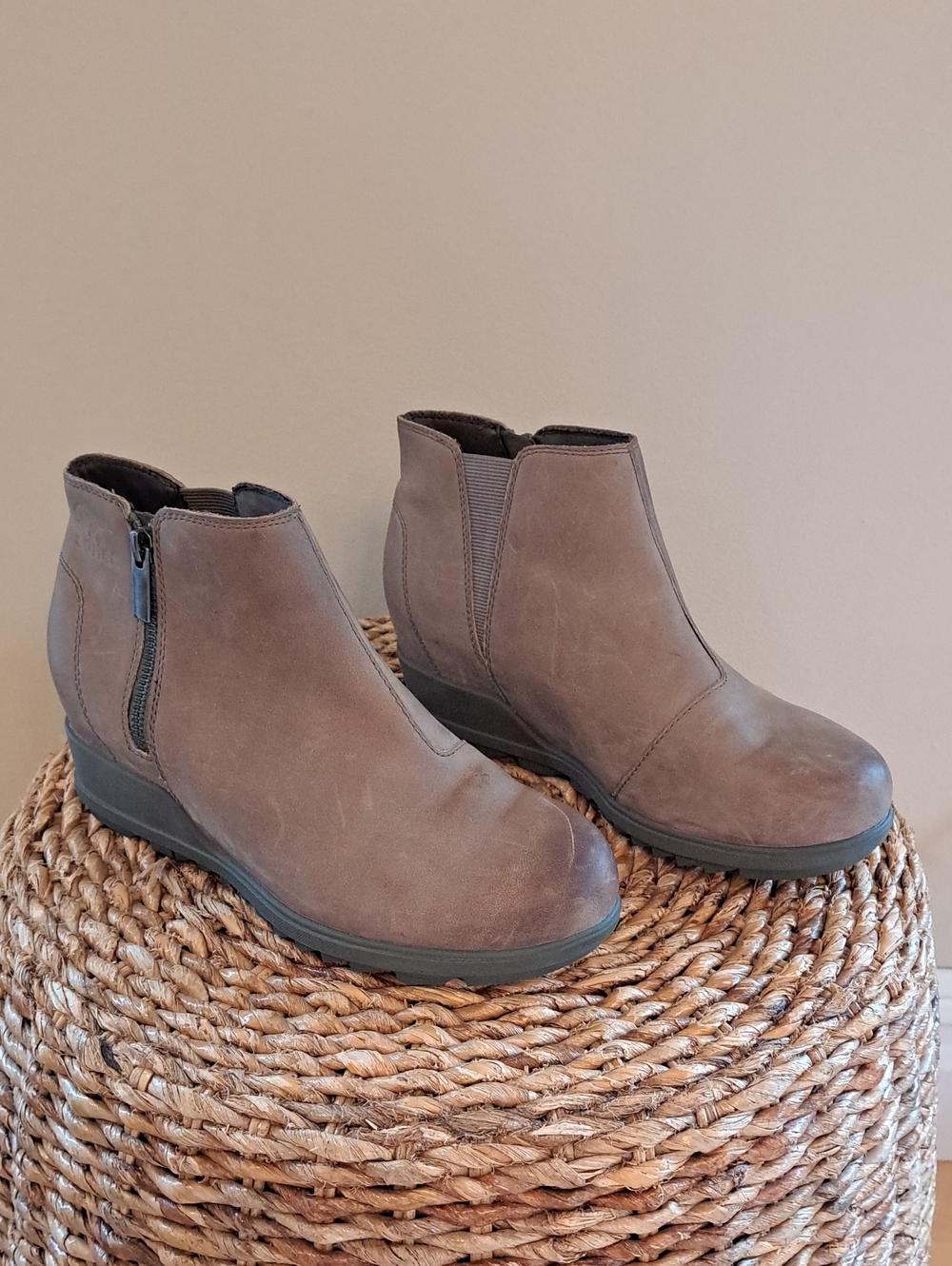 Sorel Womens Evie II Taupe Brown Nubuck Leather Low Wedge Ankle Booties Zip 8.5